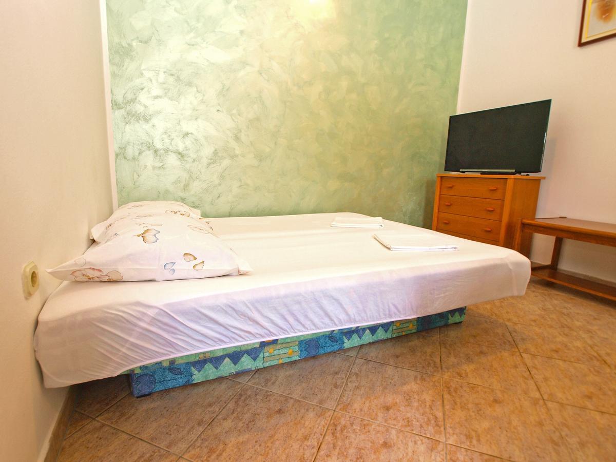 Apartments Slavka 1155 Pula Eksteriør bilde